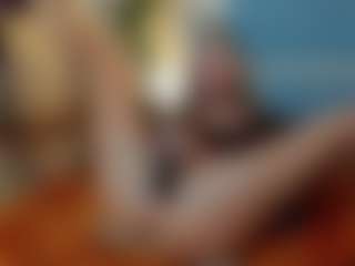 Mia-MiIan18's Live Sex Cam Show