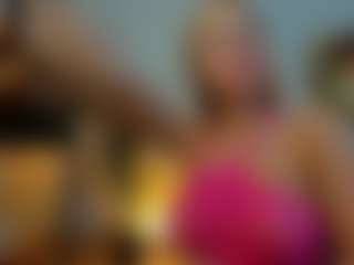 Mia-MiIan18's Live Sex Cam Show