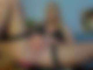 Mia-MiIan18's Live Sex Cam Show