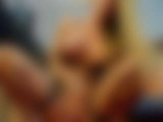 Mia-MiIan18's Live Sex Cam Show
