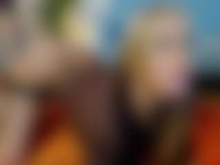 Live cam show with Mia-MiIan18 - Foot Fetish Curvy on AdultVida.com