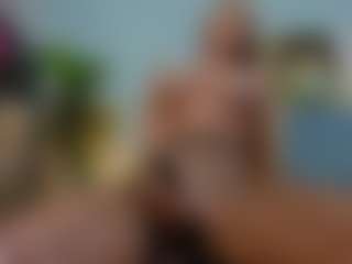 Mia-MiIan18's Live Sex Cam Show