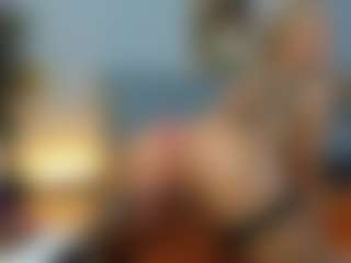 Mia-MiIan18's Live Sex Cam Show