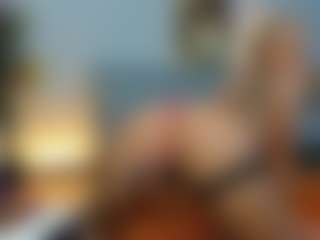 Mia-MiIan18's Live Sex Cam Show