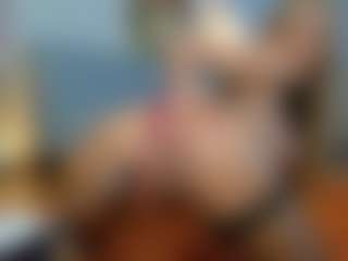 Mia-MiIan18's Live Sex Cam Show