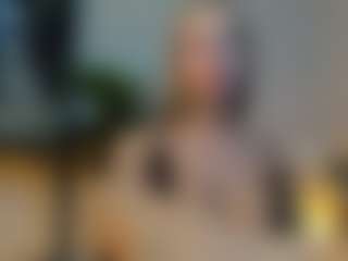 Live cam show with Mia-MiIan18 - Striptease Teen (18+) on AdultVida.com