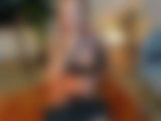 Mia-MiIan18's Live Sex Cam Show