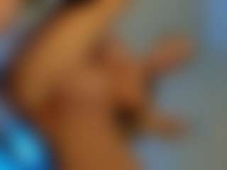 Live cam show with Mia-MiIan18 - Oil on Camsoda