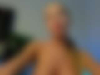 Live cam show with Mia-MiIan18 - Sexwebcam on CamwithHer