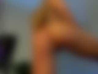 Mia-MiIan18's Live Sex Cam Show
