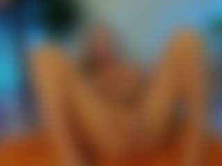Mia-MiIan18's Live Sex Cam Show