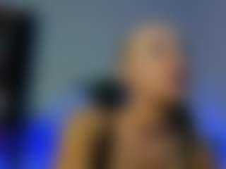 Mia-MiIan18's Live Sex Cam Show