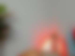 Live cam show with Mia-MiIan18 - Oil on Camsoda