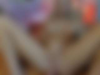 Mia-MiIan18's Live Sex Cam Show