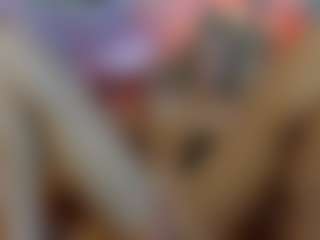 Mia-MiIan18's Live Sex Cam Show