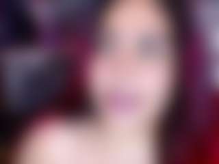 Gatuwildx MILF webcam performer live streaming