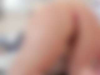 Live cam show with Ella-Harper - Small Tits on Camiplay Live
