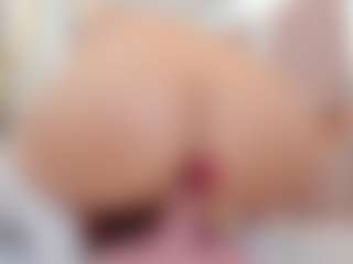 Live cam show with Ella-Harper - Small Tits on Camsoda