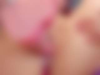Live cam show with Ella-Harper - Tease Teen (18+) on eurowanks.com