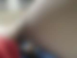 Live cam show with AquaaWett - Strip on Camming Site