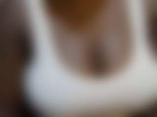 Live cam show with just-lela - Average on Uber Horny