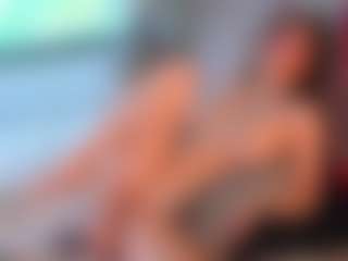 Live cam show with Kim - Cum on CamClone