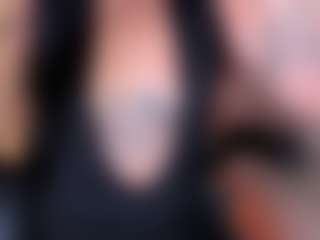 Live cam show with Valkiria-ponce - Dominant on CamwithHer