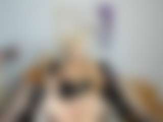 Live cam show with AnnaDia - Moaning on slutload