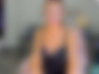 MarySanti MILF webcam performer live streaming