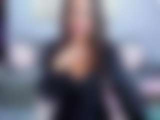 Live cam show with MarySanti - Flashing on eurowanks.com
