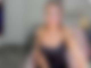 Live cam show with MarySanti - Lush MILF on Cam Slut