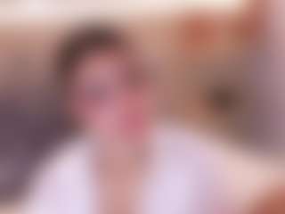 Live cam show with IvyEllis - Brown Hair on AdultVida.com