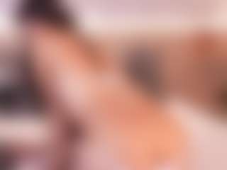 Live cam show with IvyEllis - Fingers on Camsoda