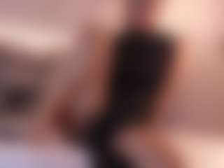 Live cam show with IvyEllis - College on AdultVida.com