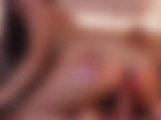 Live cam show with IvyEllis - College Teen (18+) on livesuperchat.net