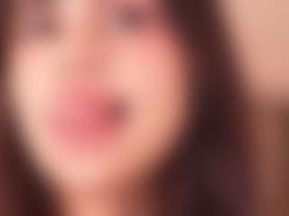 Live cam show with IvyEllis - Lush Brown Hair on luckytryst.com