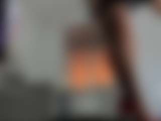 LiliCross MILF webcam performer live streaming