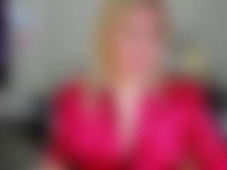 Live cam show with LiliCross - Blonde Hair Middle Aged on CamClone