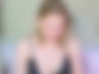 Live cam show with Colleen - Average on SquirtSoMuch