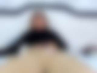 lady-30 MILF webcam performer live streaming