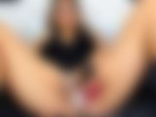 lady-30 MILF webcam performer live streaming