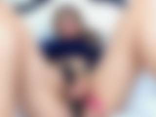 Live cam show with lady-30 - Granny on Camsoda
