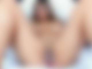 Live cam show with lady-30 - Granny on xDating