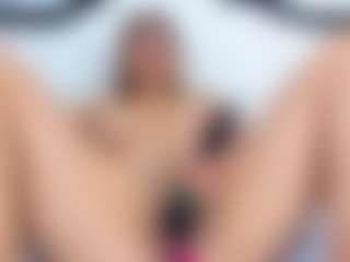 lady-30 MILF webcam performer live streaming