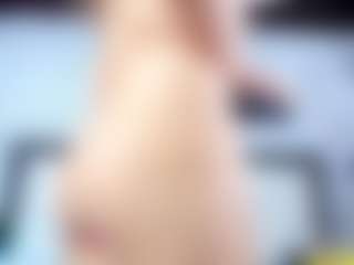 lady-30 MILF webcam performer live streaming