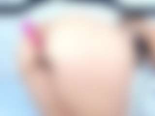 lady-30 MILF webcam performer live streaming