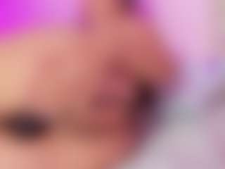 Andromedaaaaa's Live Sex Cam Show