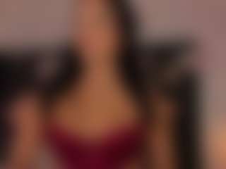 Live cam show with Scarlett-Vegga - Petite Teen (18+) on 1on1-livenow