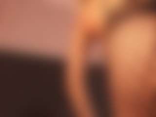 Live cam show with Scarlett-Vegga - Deepthroat on Pornisteam.com