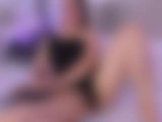 Live cam show with Laura Smith - Hairy Pussy on galaxygirlnitro.com